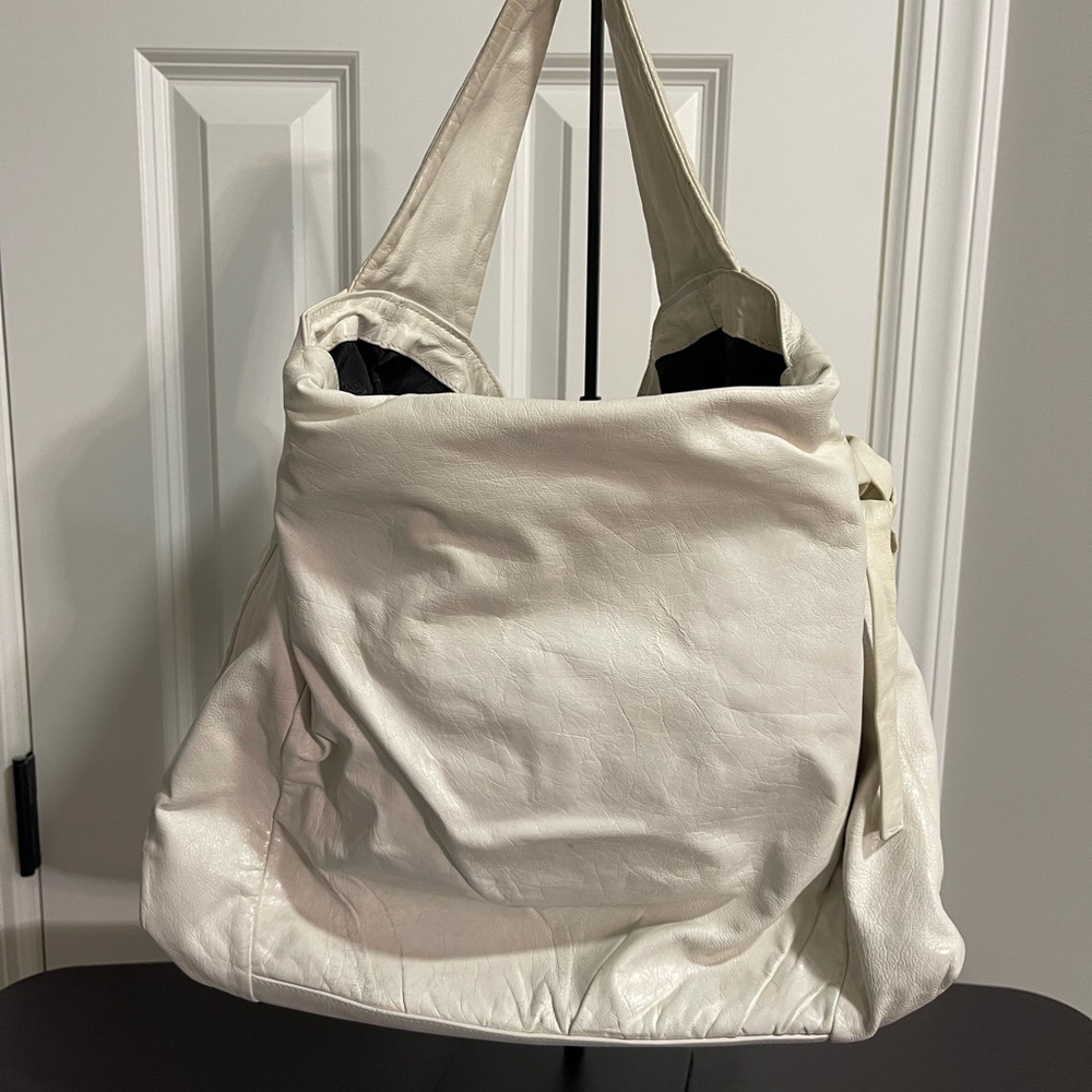 Gucci White Leather Hobo Bag - Picture 2 of 9